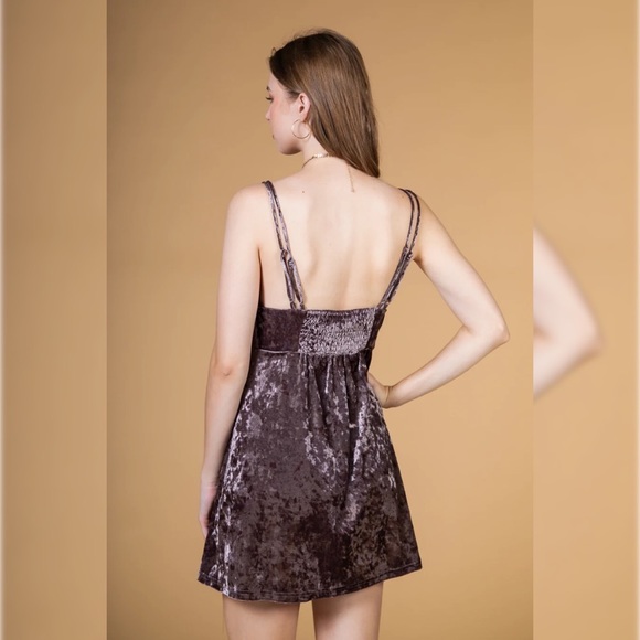 Velvet slim fit mini slip dress - Picture 5 of 5